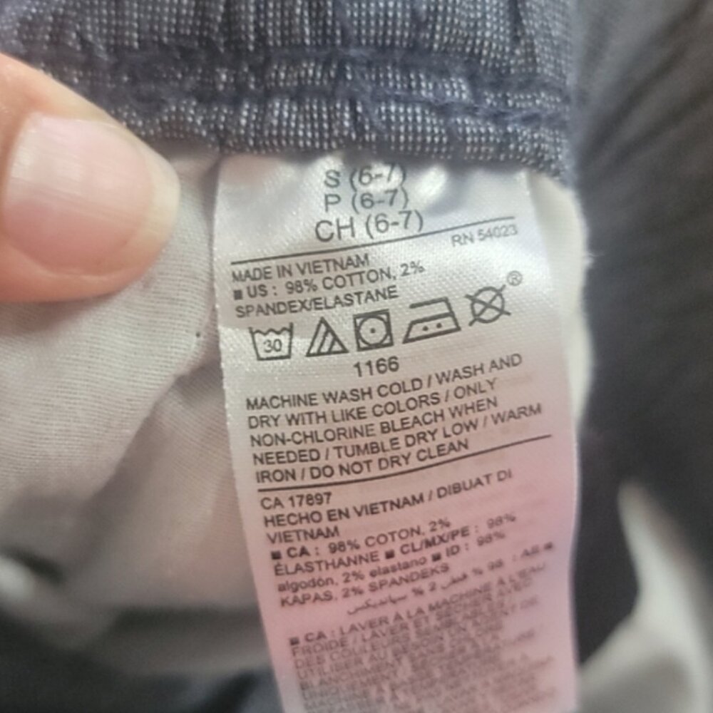 Old Navy Cargo Shorts - Picture 6 of 6